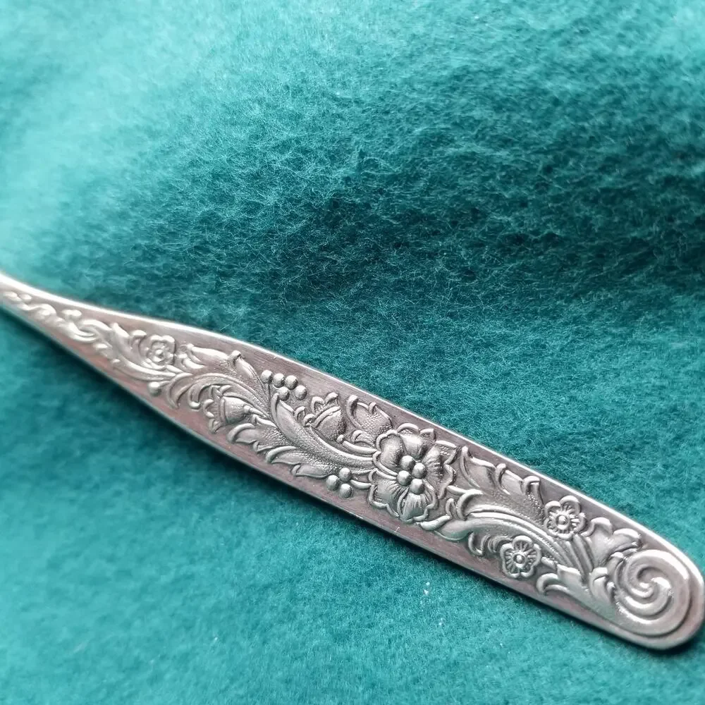 Martin Silverplate Sugar Shell Spoon 5 1/8 Embossed Scroll Flowers 90-1 1/2 MTN7